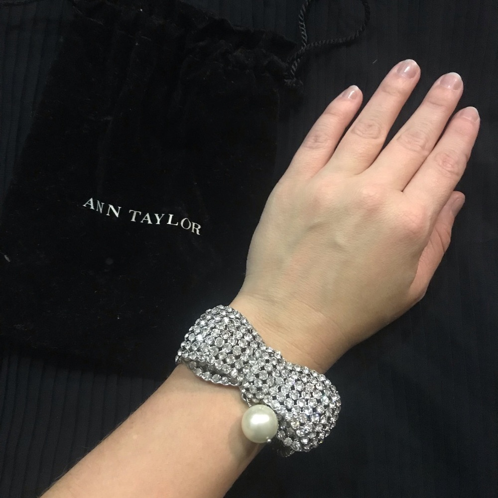 Ann Taylor bracelet with pearl